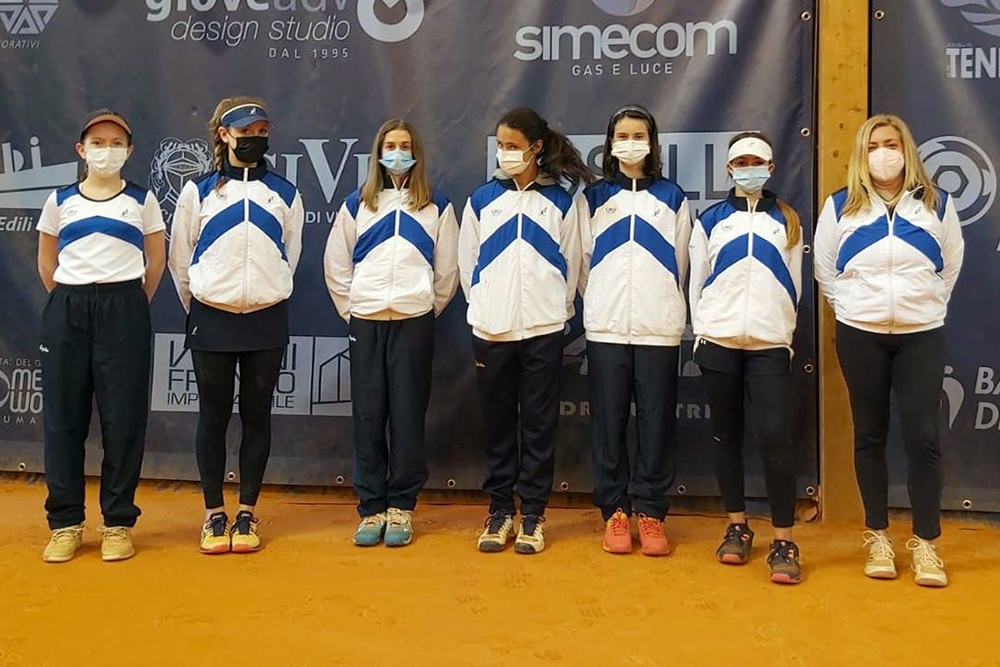 La giovanissima formazione di Serie C del Tennis Club Crema, capitanata da Daniela Russino
