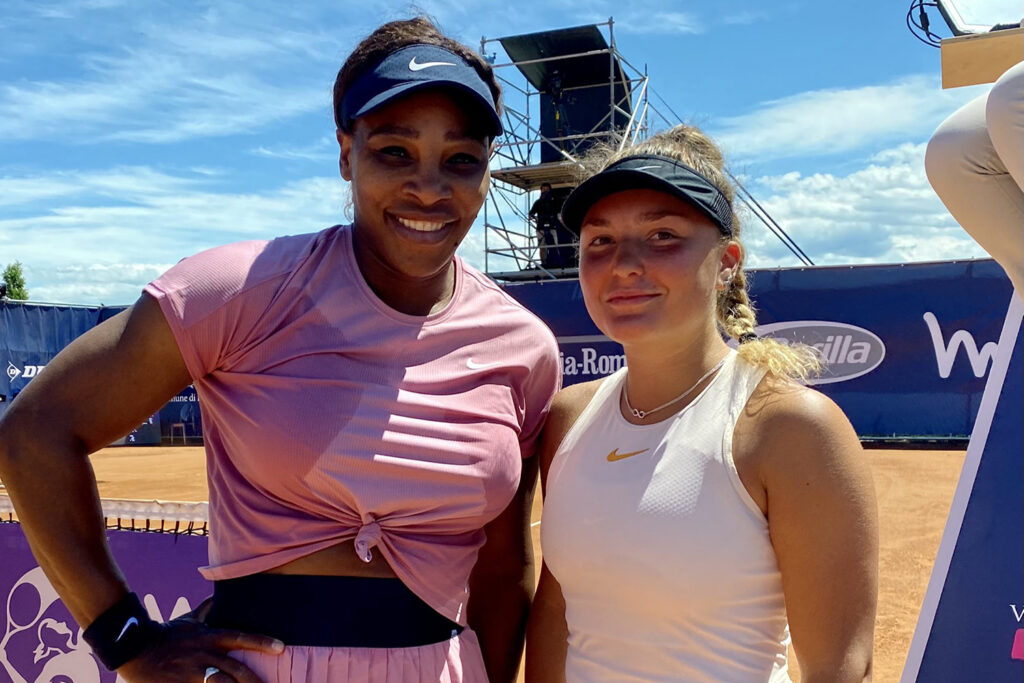 Lisa Pigato con Serena Williams al termine del loro duello all'Emilia-Romagna Open