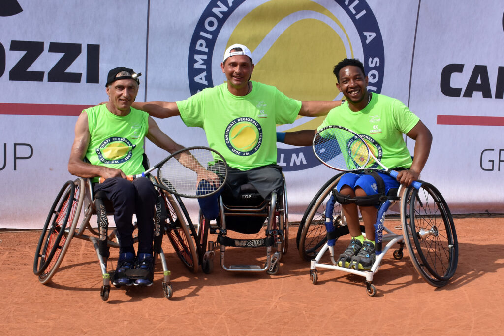 La gioia di Ivano Boriva, Alberto Saja ed Edgar Scalvini. I ragazzi di Active Sport hanno conquistato la finale del Campionato regionale battendo la Special Bergamo Sport per 2-1 (foto Antonio Di Leo)