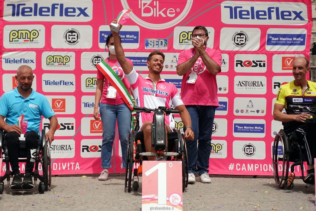Mirko Testa è in testa alla classifica del Giro d'Italia di handbike nella categoria MH3, grazie ai successi nelle prime due tappe