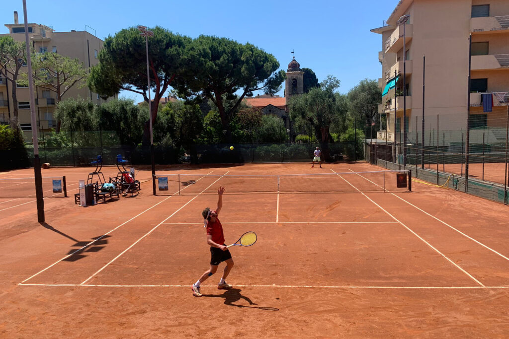 Sui campi del BLTC 1878 di Bordighera Open BLTC Bordighera le fasi calde del torneo Open da 1.450 euro di montepremi