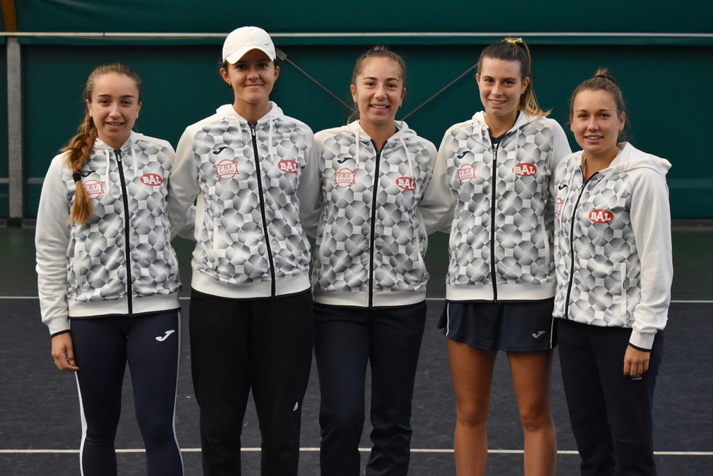 Il quintetto della Bal Lumezzane che ha chiuso sul 2-2 la gara d'andata dei play-off promozione contro il Tennis Club Cagliari. Da sinistra: Eleonora Canovi, Rubina De Ponti, Anastasia Piangerelli, Chiara Catini e Ylena In-Albon (foto GAME)