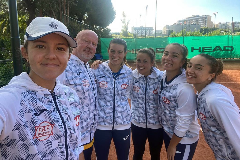La formazione della Bal Lumezzane che ha vinto a Palermo, garantendosi il secondo posto e i play-off. Da sinistra: Rubina De Ponti, Alberto Paris (capitano), Chiara Catini, Ylena In-Albon, Anastasia Piangerelli ed Eleonora Canovi