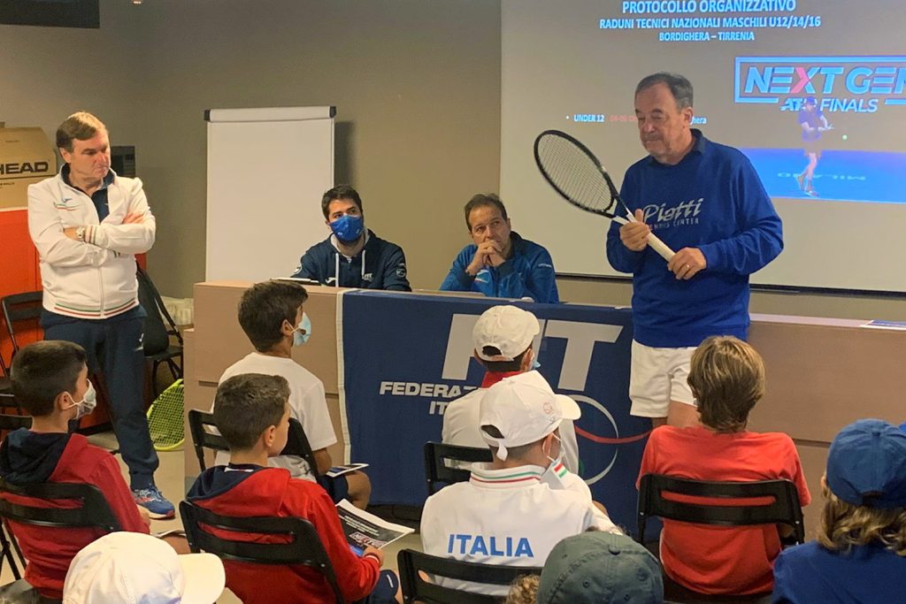 Dal 29 novembre al 1° dicembre il Piatti Tennis Center ospiterà sia un modulo del corso Fit per tecnico nazionale, sia un raduno con alcuni dei migliori under 12 d’Italia