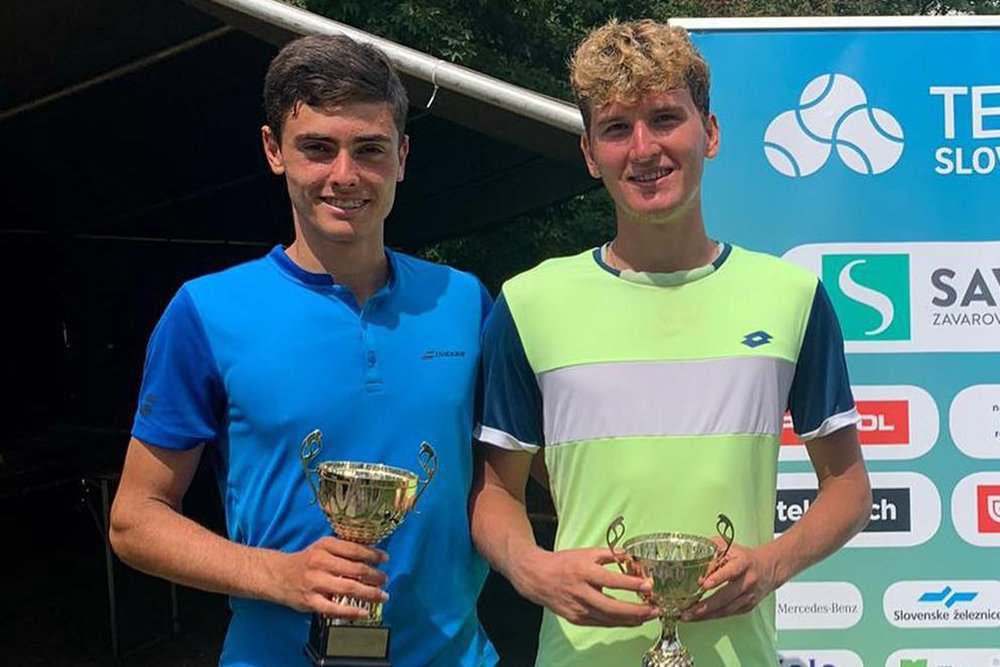 Peter Buldorini (sinistra) e Lorenzo Ferri: sono i primi due under 18 del Piatti Tennis Center a conquistare il posto in un torneo juniores del Grande Slam