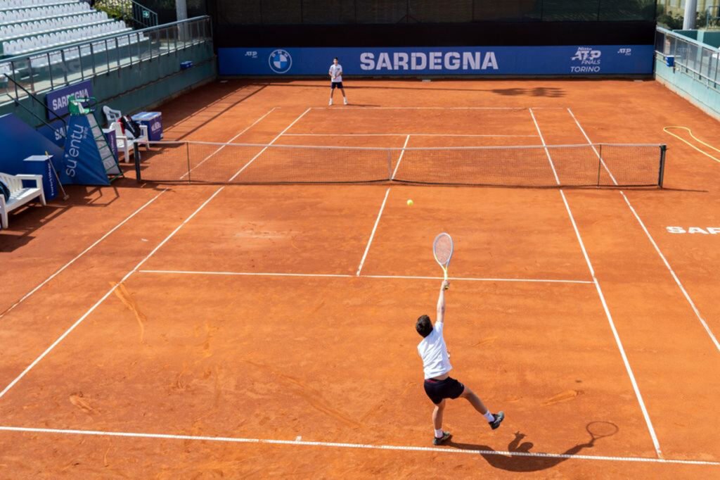 Il Campo Centrale del Tc Cagliari: fino a giovedì 29 dicembre il club ospita l'edizione 2022 dei Campionati Sardi Assoluti