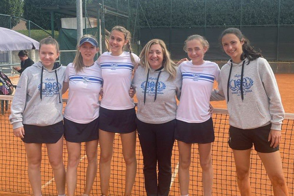 La formazione femminile di Serie C del Tennis Club Crema, a segno per 4-0 nella sfida contro il Tc Pavia