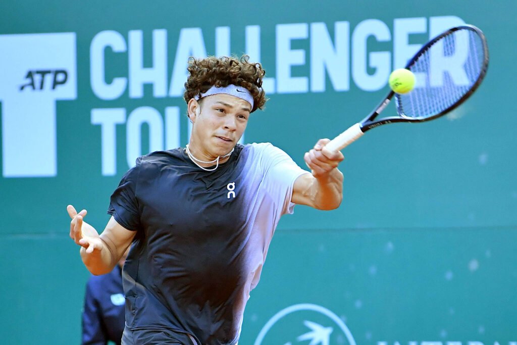 Lo statunitense Ben Shelton, classe 2002 da Atlanta, ha conquistato i quarti di finale del Sardegna Open (foto Francesco Panunzio)