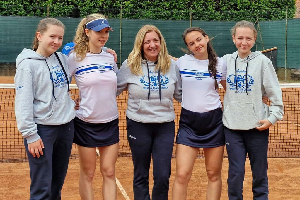 La formazione di Serie C femminile del Tennis Club Crema. Domenica la sfida decisiva per l'accesso ai play-off, in casa contro la Bite Tennis