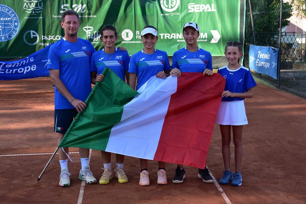 La nazionale italiana under 12 in gara da domani sui campi dello Spalto San Marco Tennis Club (foto Guido Mor)