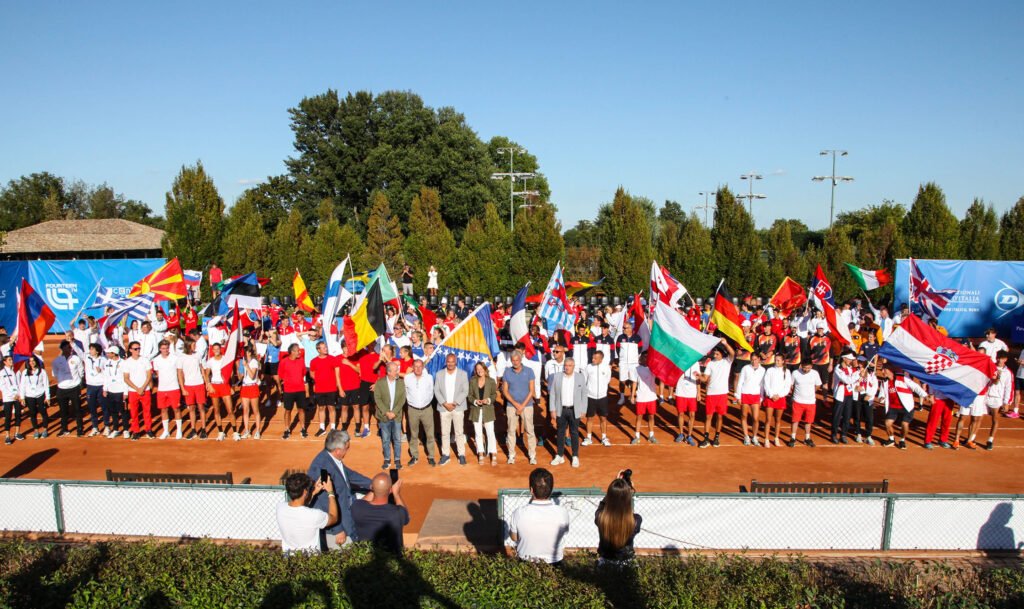 Un'immagine della cerimonia d'apertura dell'edizione 2023 dei Campionati Europei under-16 di Tennis Europe, al via lunedì (foto Pietro Razzini)