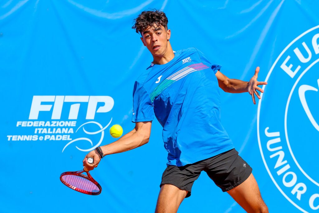 Pierluigi Basile, tarantino classe 2007, è l'unico italiano agli ottavi di finale dei Campionati Europei di Parma (foto Giampiero Sposito)