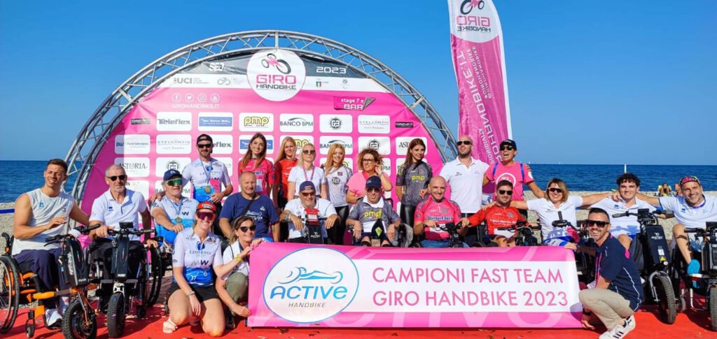 La festa degli atleti di Active Sport, vincitori per il terzo anno consecutivo della maglia rossa di "Fast Team" al Giro d'Italia di Handbike