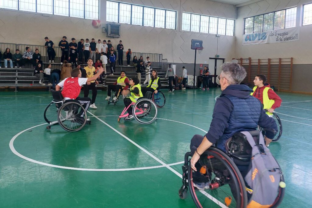 Una delle attività proposte da Active Sport durante gli incontri di sensibilizzazione nelle scuole