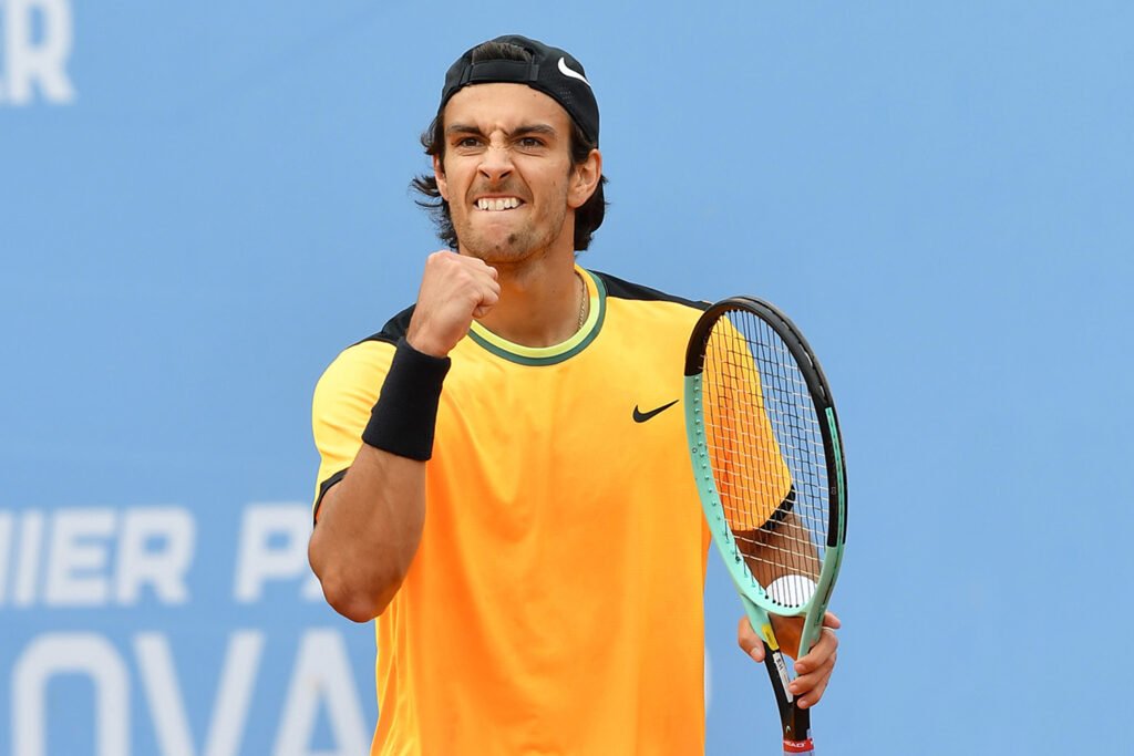 Lorenzo Musetti, 22 anni da Carrara, ha conquistato la finale del Piemonte Open Intesa Sanpaolo eliminando Luciano Darderi (foto Francesco Panunzio)