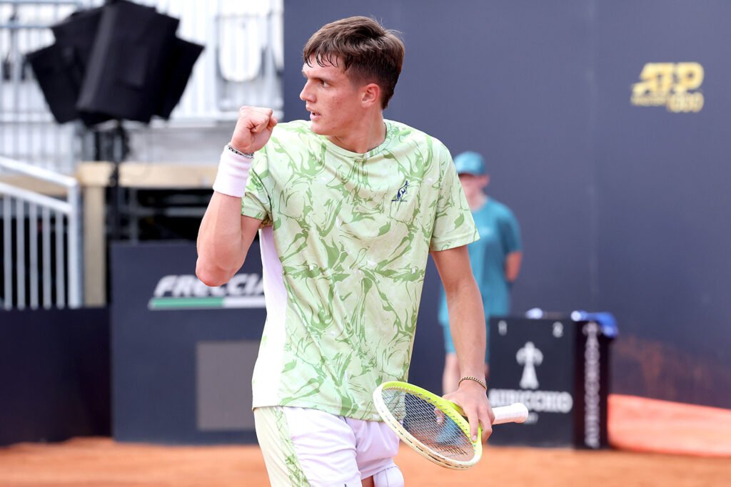 Lorenzo Sciahbasi, marchigiano classe 2005 del Piatti Tennis Center, si sta facendo notare nelle pre-qualificazioni degli Internazionali d'Italia (foto Sposito/FITP)